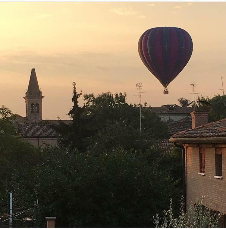 Casa Di Arianna Lägenhet Ferrara Exteriör bild